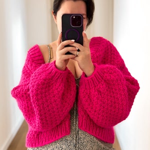 Hand-Knitted Pink Crop Cardigan: Chunky Knit Balloon Sleeve Sweater