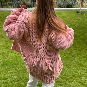 Handmade Pink Cardigan – Chunky Knit Sweater Gift for Her, Cozy Oversized Knitwear, Women’s Handmade Clothing